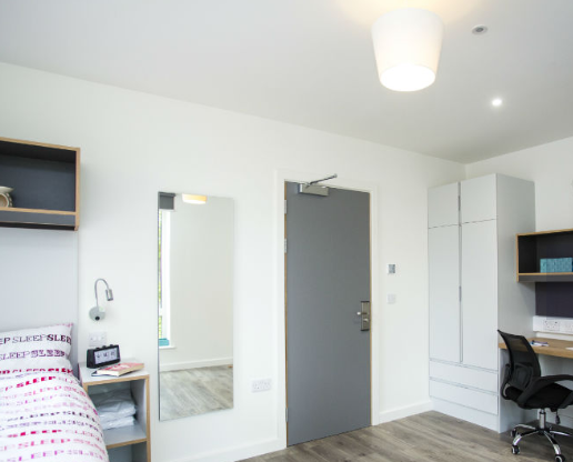 Silver Shared House - The Cam Foundry