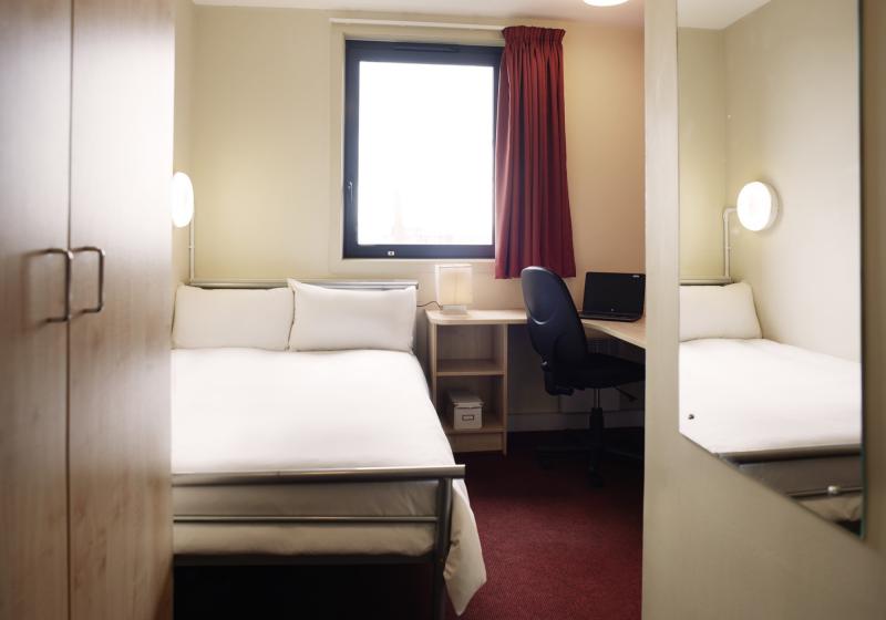 Silver En Suite - iQ Parker House