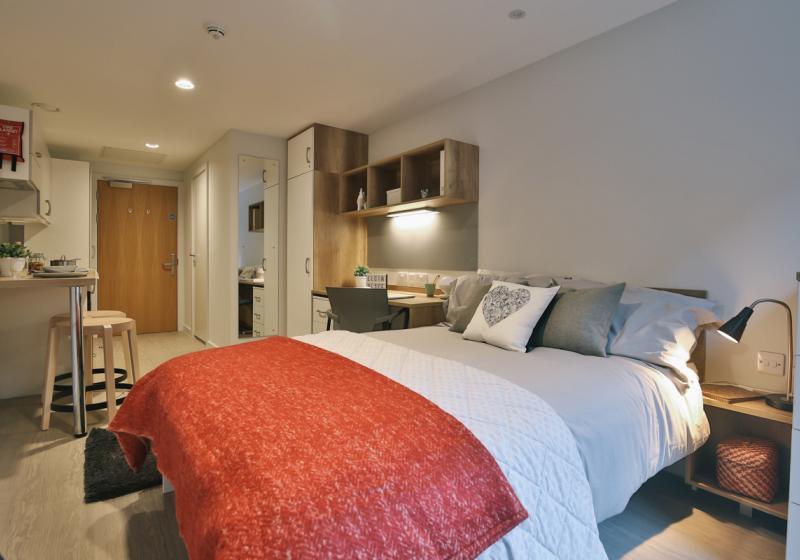 Silver Studio - iQ Elgin Place