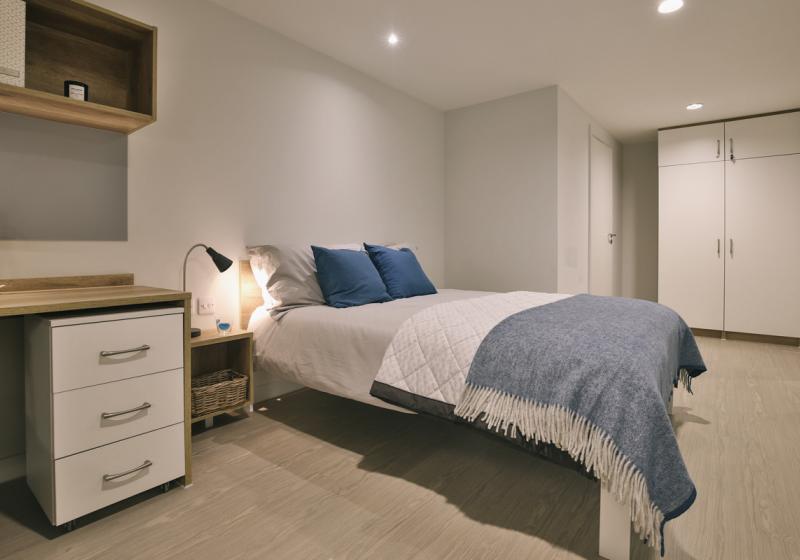 One Bed Apartment - iQ Elgin Place