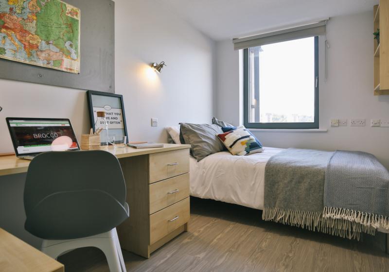 Bronze En Suite (Accessible) - iQ Brocco