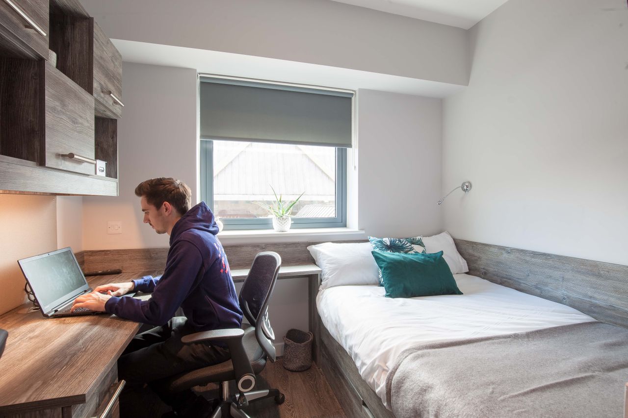 Bronze Studio - Queens Court
