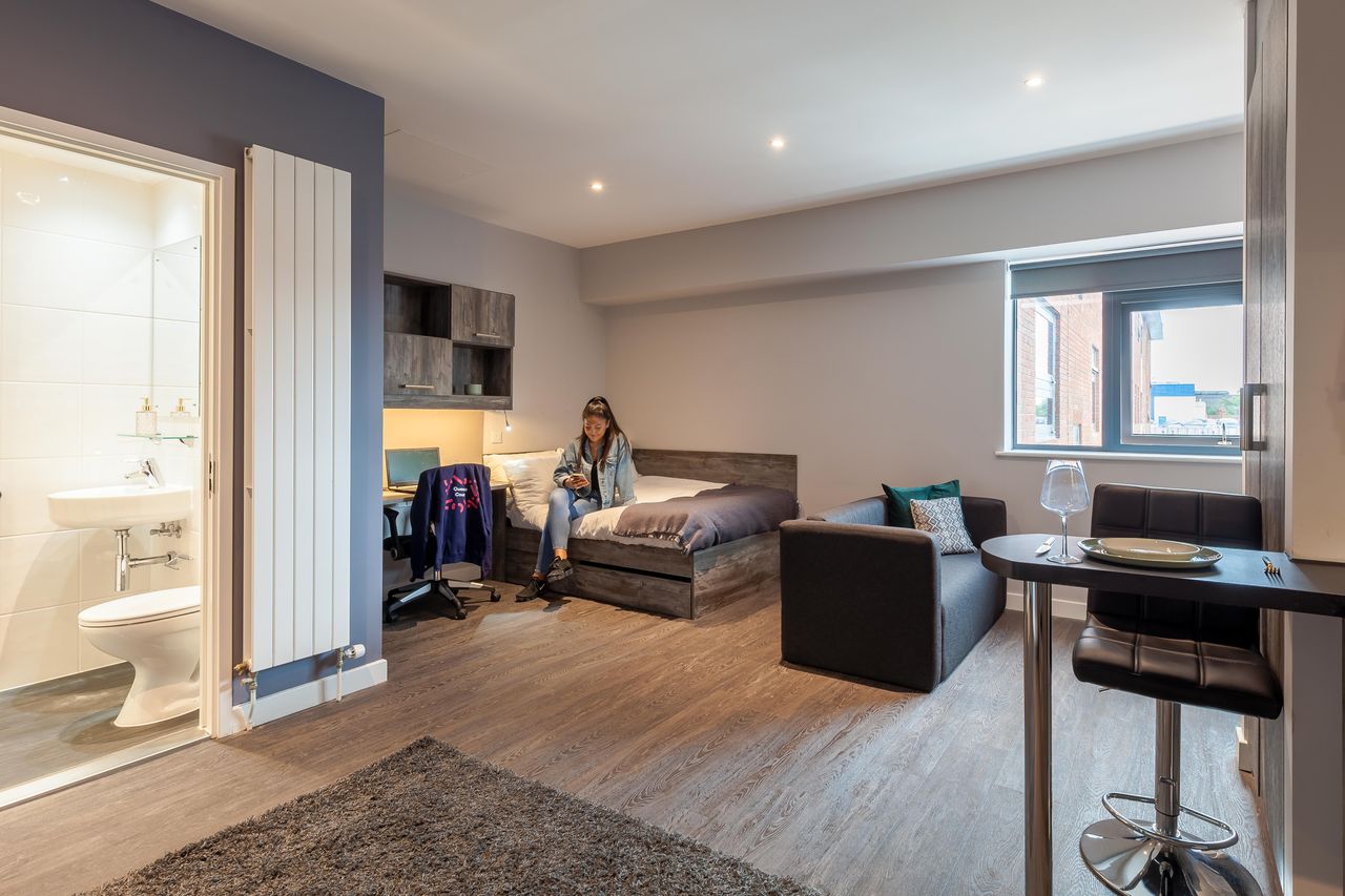Gold Studio - Queens Court