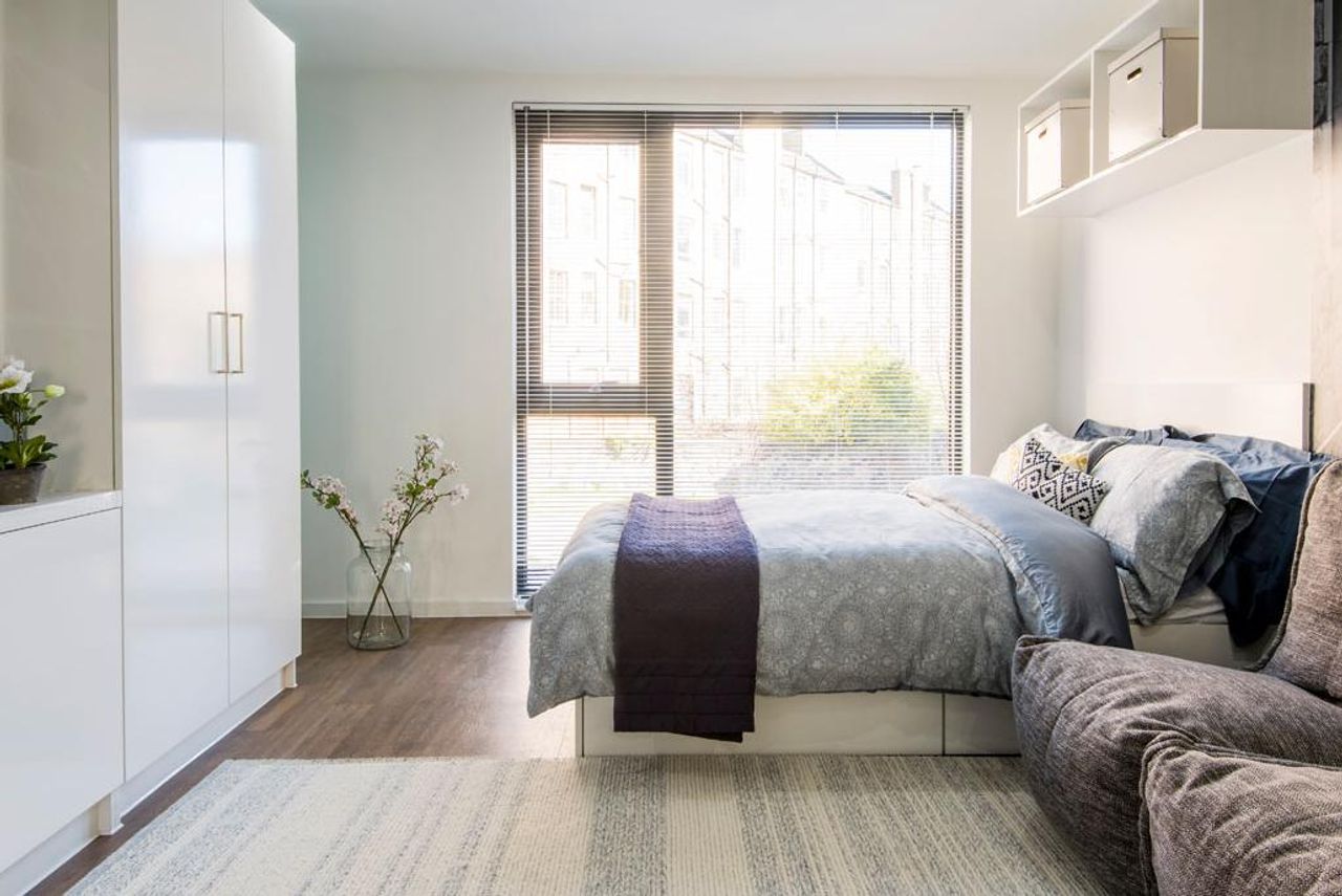 Premier Studio - Gateway Apartments