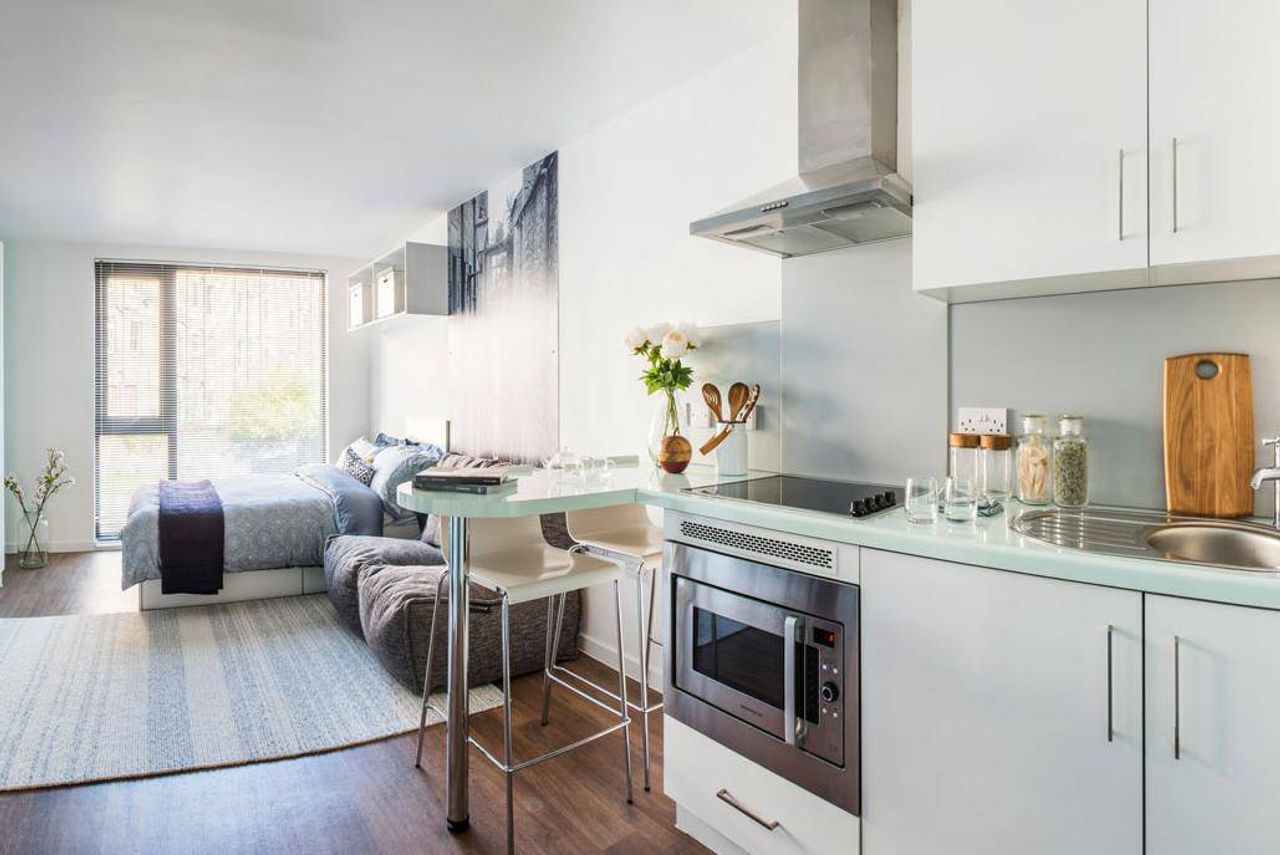 Superior Studio - Gateway Apartments