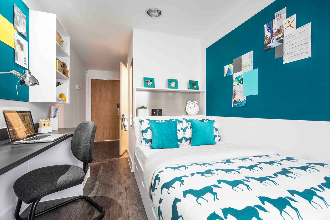 Classic Ensuite - Canal Point