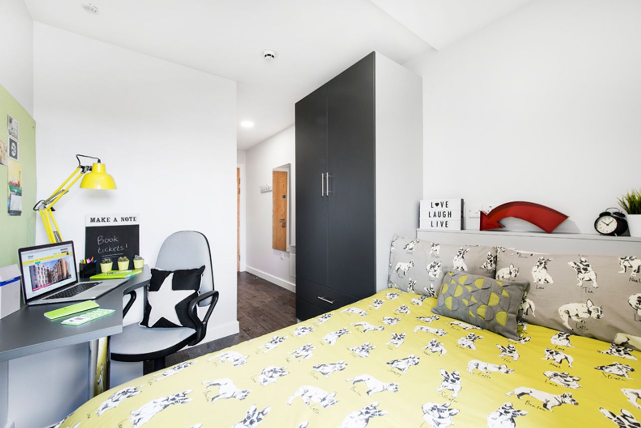 Classic En-Suite - Austen House