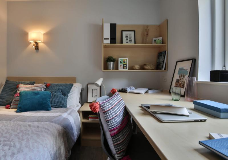 Bronze En Suite Premium - iQ Pavilions