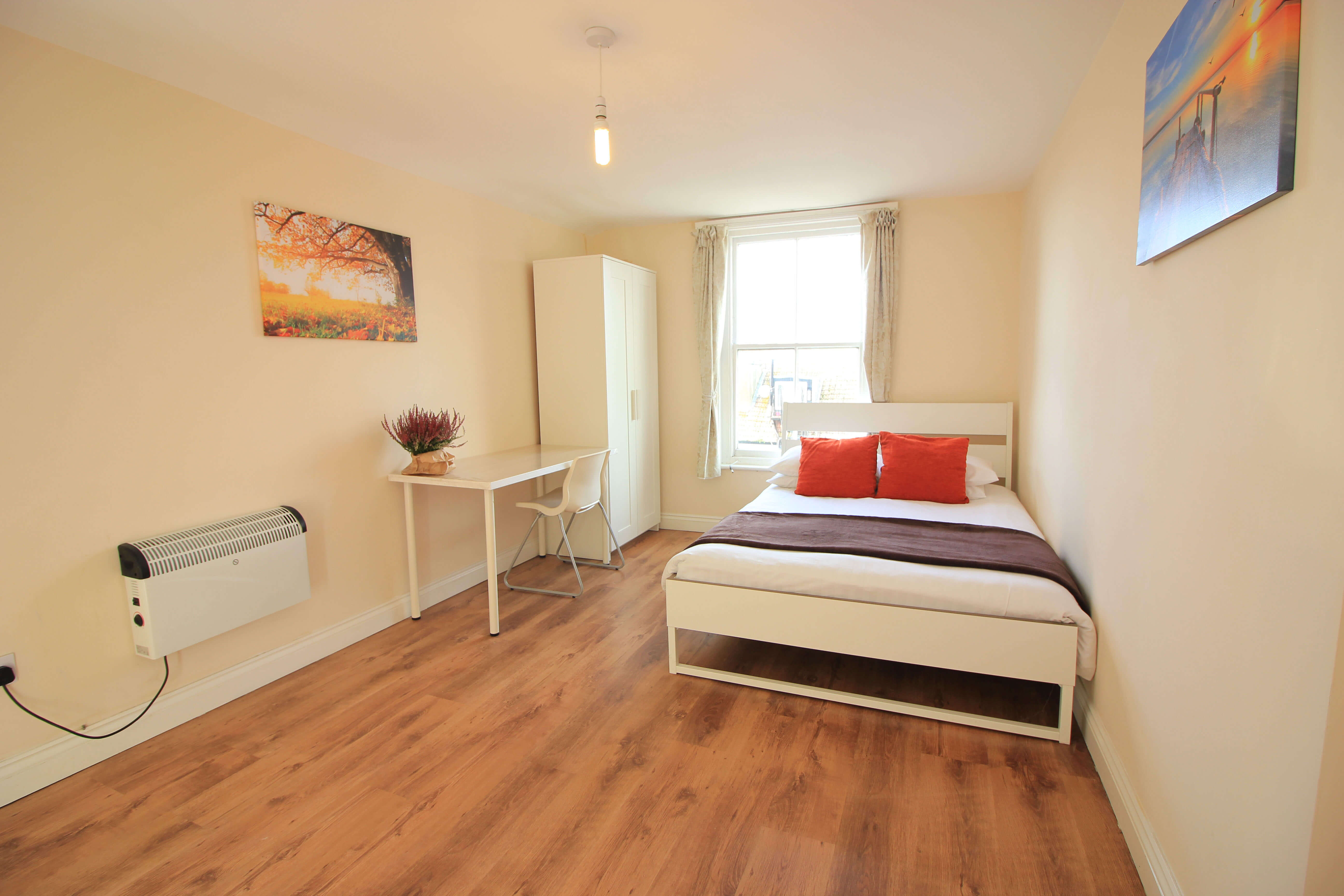 Room 6 - Lansdowne Flat