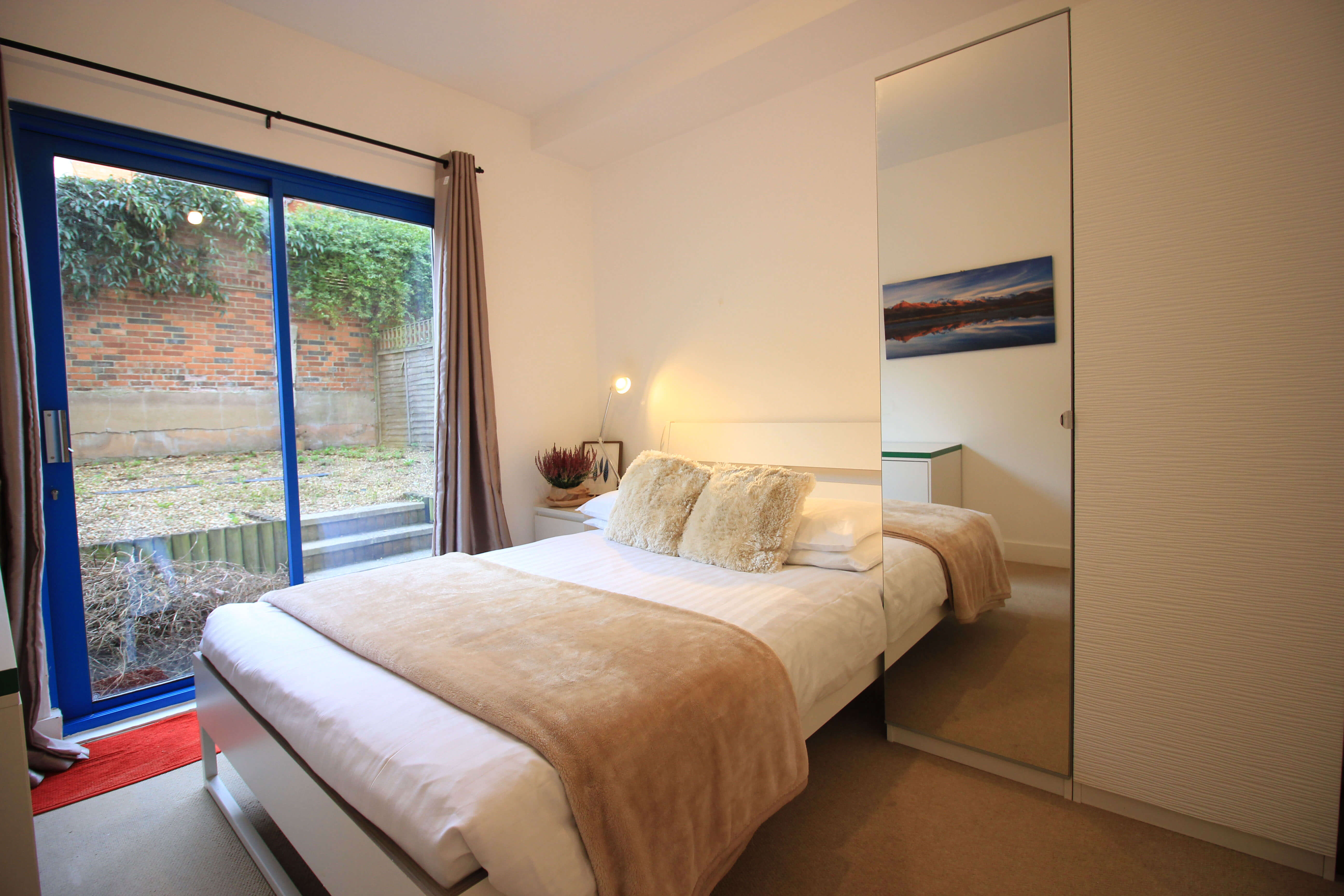 Room 1 - Salisbury