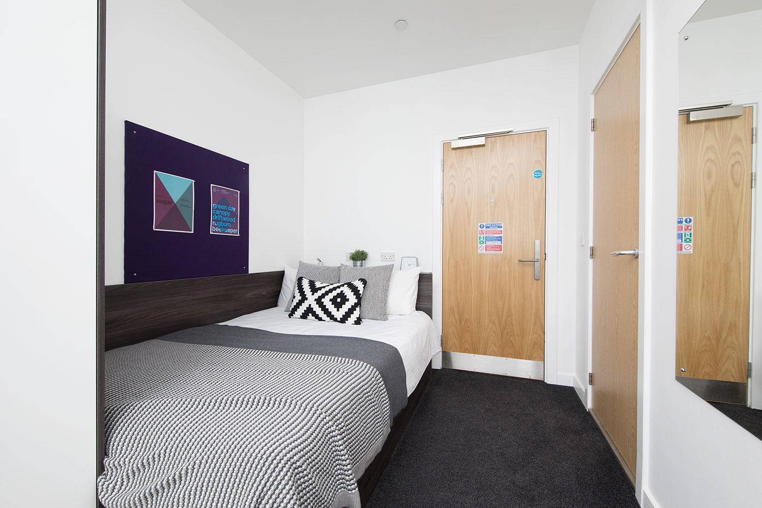 Large High Double Studio - Orion Point