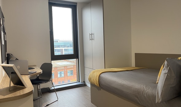 Ensuite Silver - Great Patrick Street