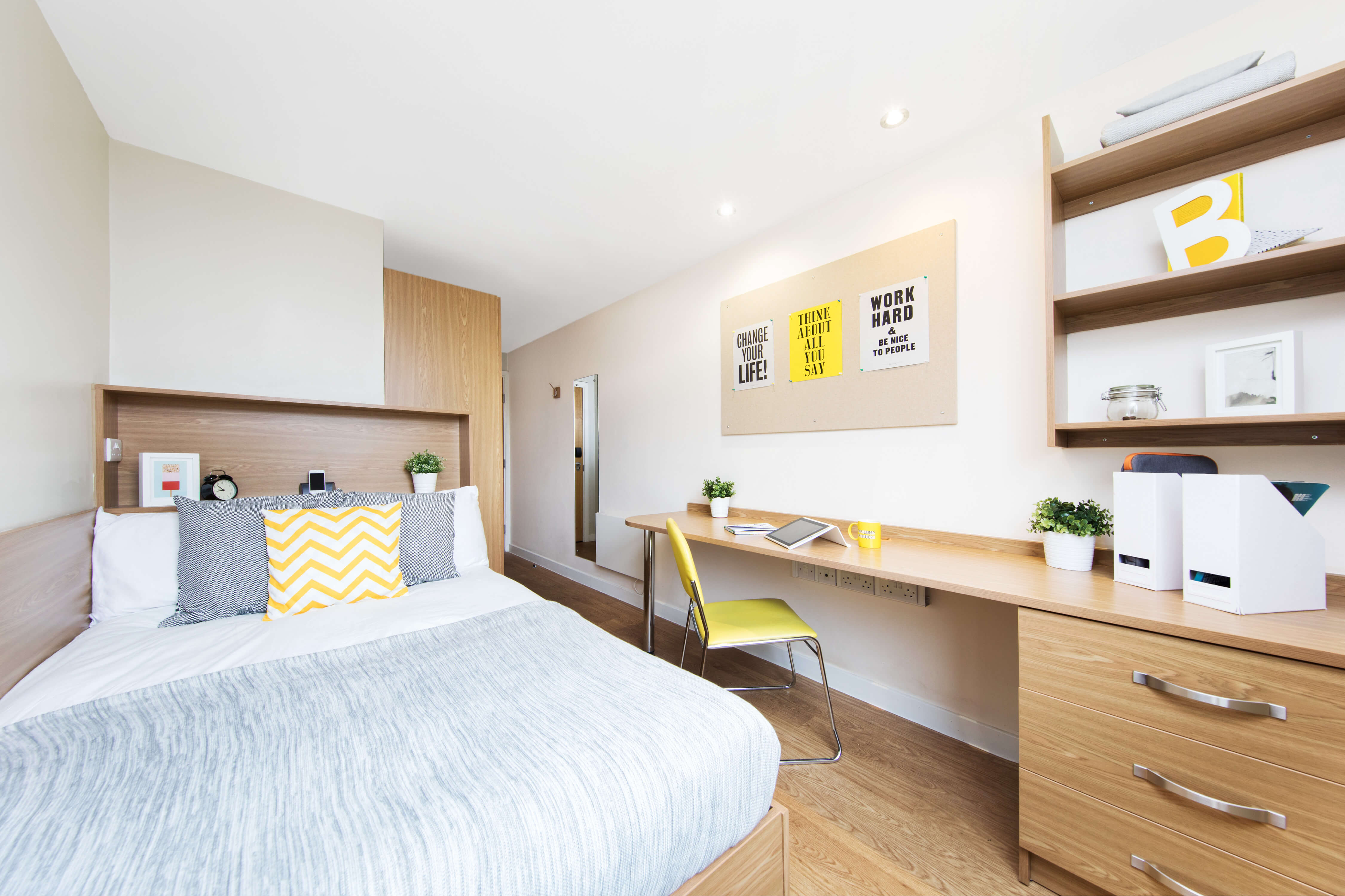 Large Standard Double En-Suite - Thurso Street