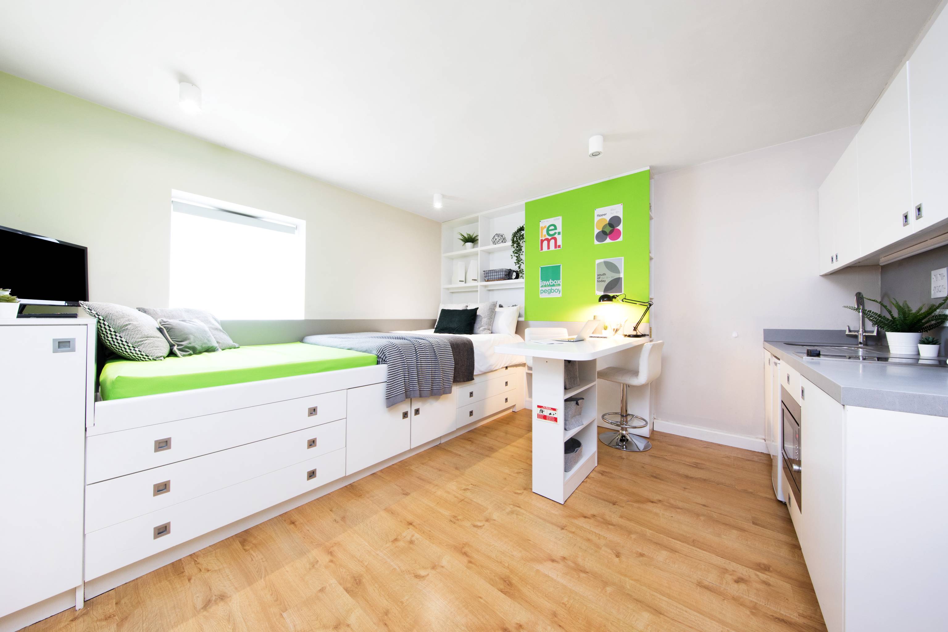 Premium Range 2 Studio - Adam Street Gardens
