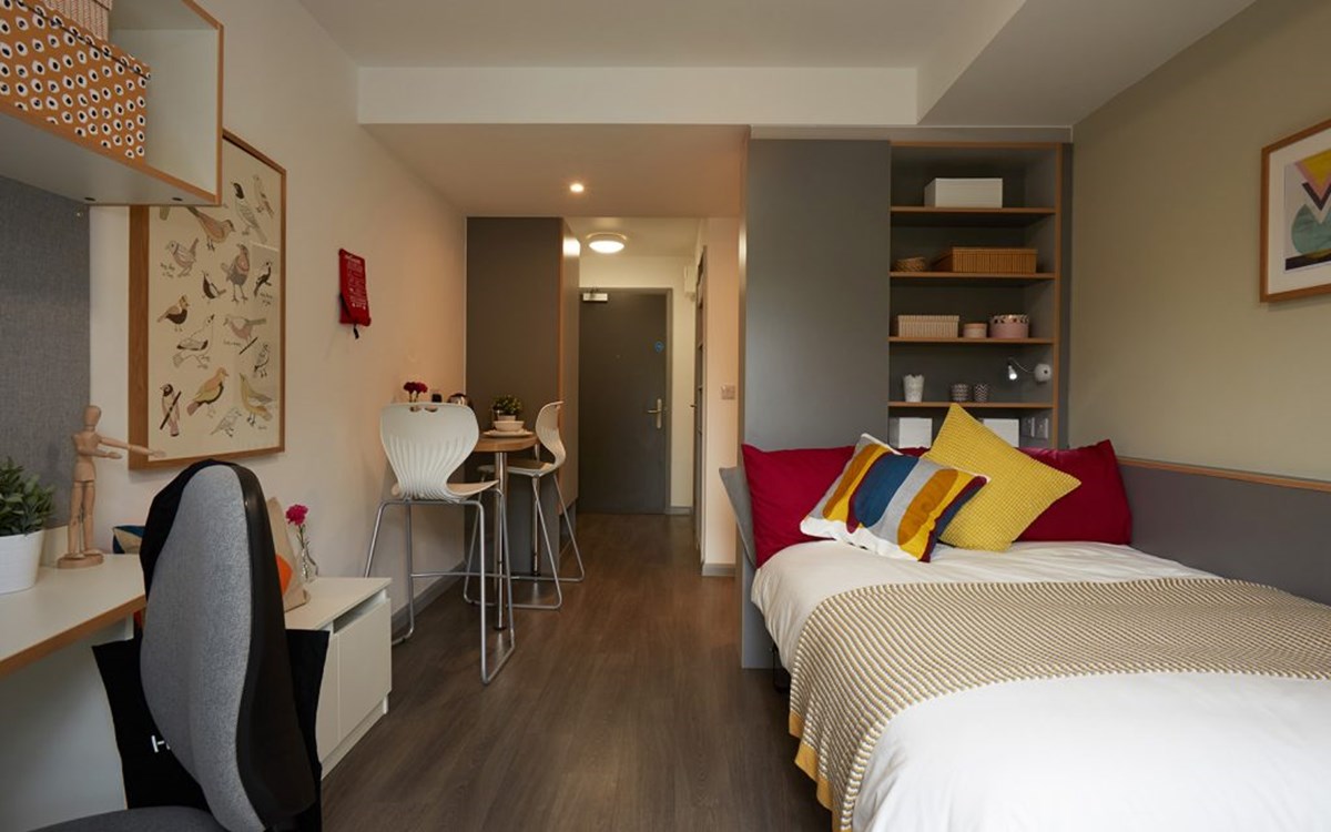 Silver Studio - Single Occupancy - Hampton Square