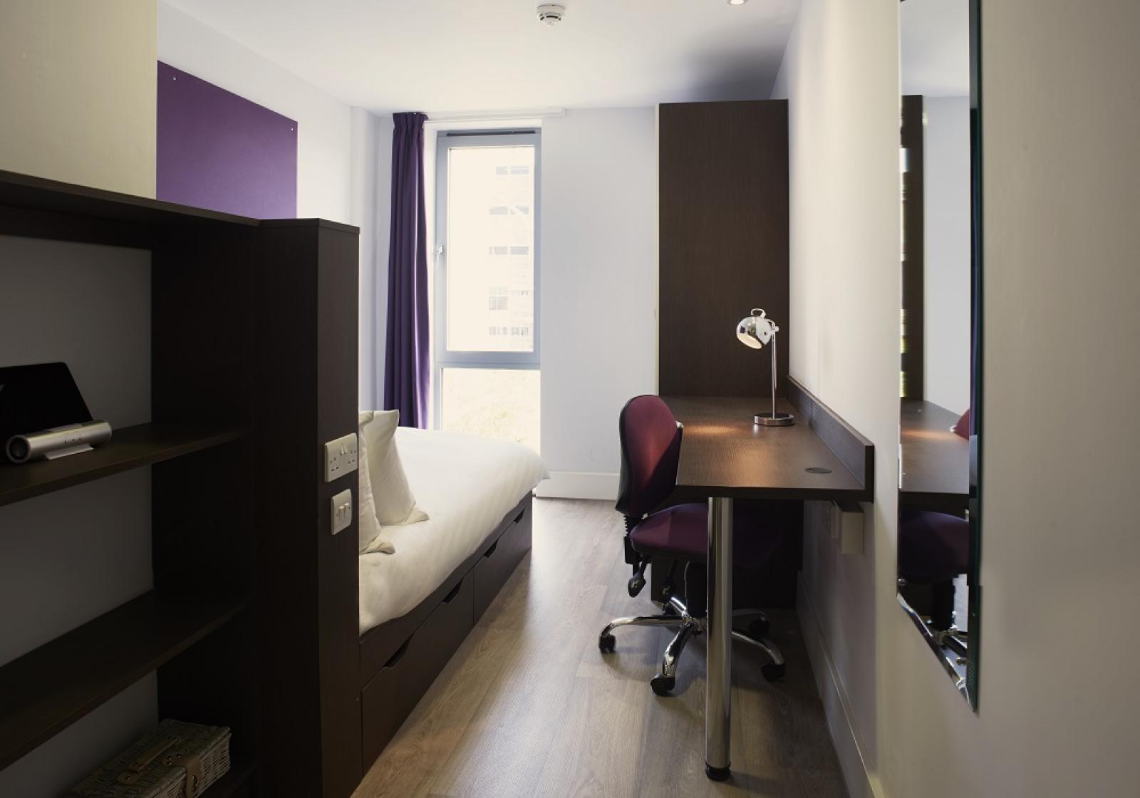 Bronze En Suite Plus - iQ Penworks House