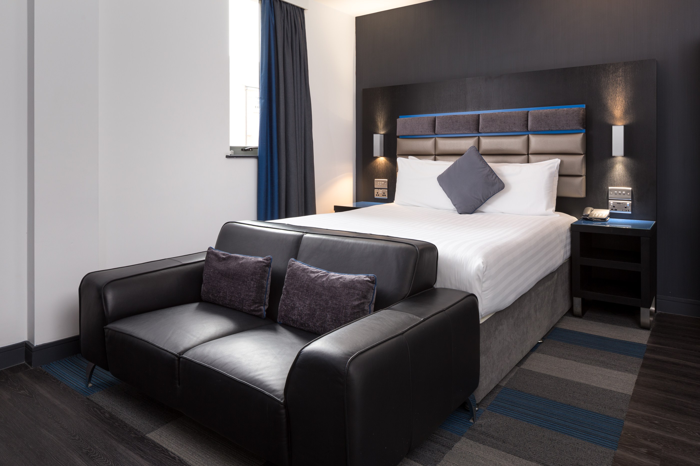 Smart Studio - IconInc@Roomzzz - Chester City