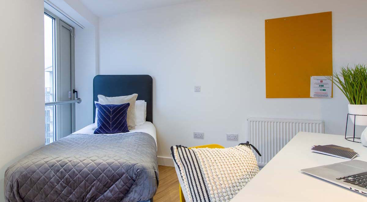 Standard En-Suite - Orbital