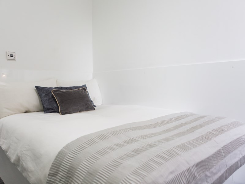 Standard En-suite - Glassworks