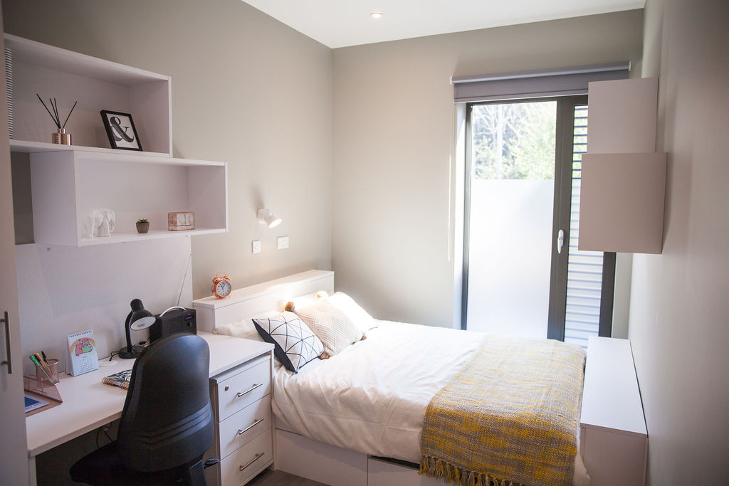 Classic Ensuite - Atlas House