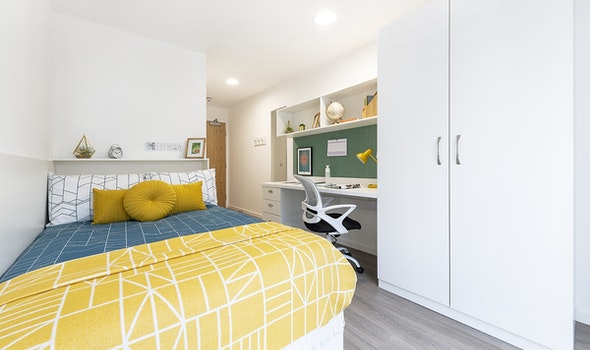 Ensuite - Silver - Pittodrie Street