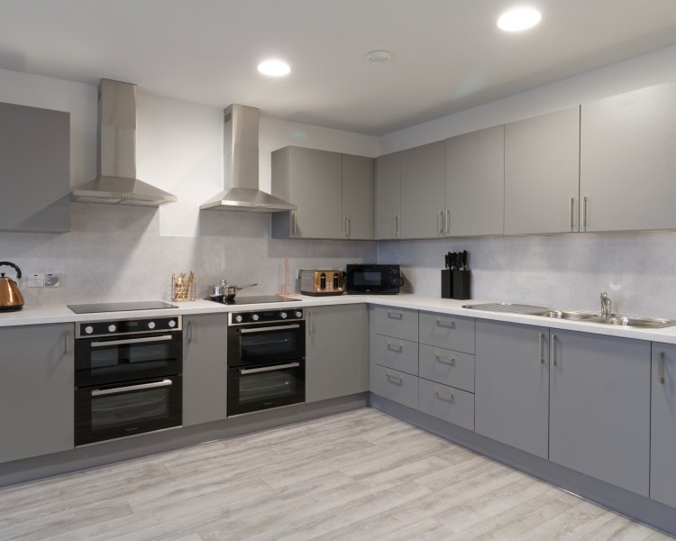 Premium En Suite - Oldway Centre