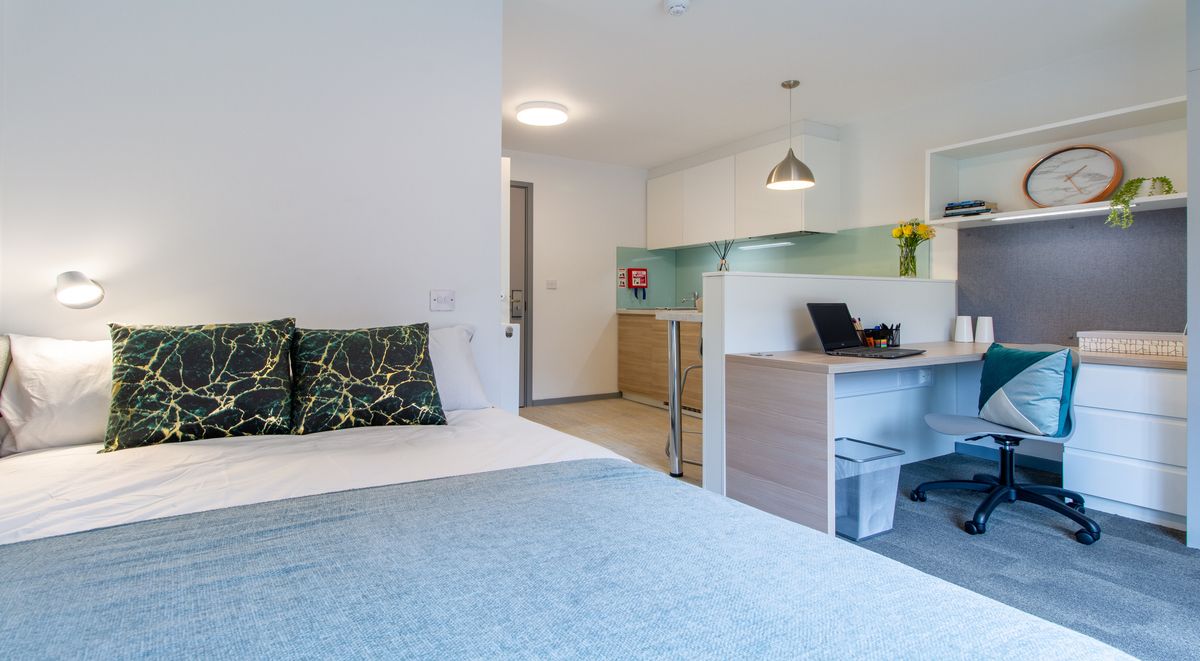 Classic Studio - Duresme Court