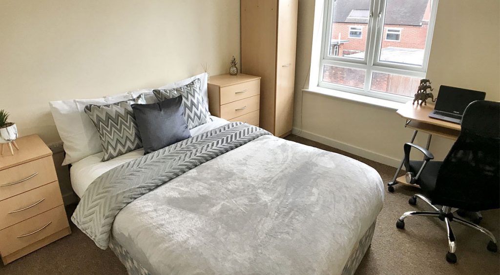 2 Bed Apartment Ensuite Room - Hassells Bridge Apartments