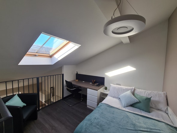 Studio - Gold - Top Floor - St James' House