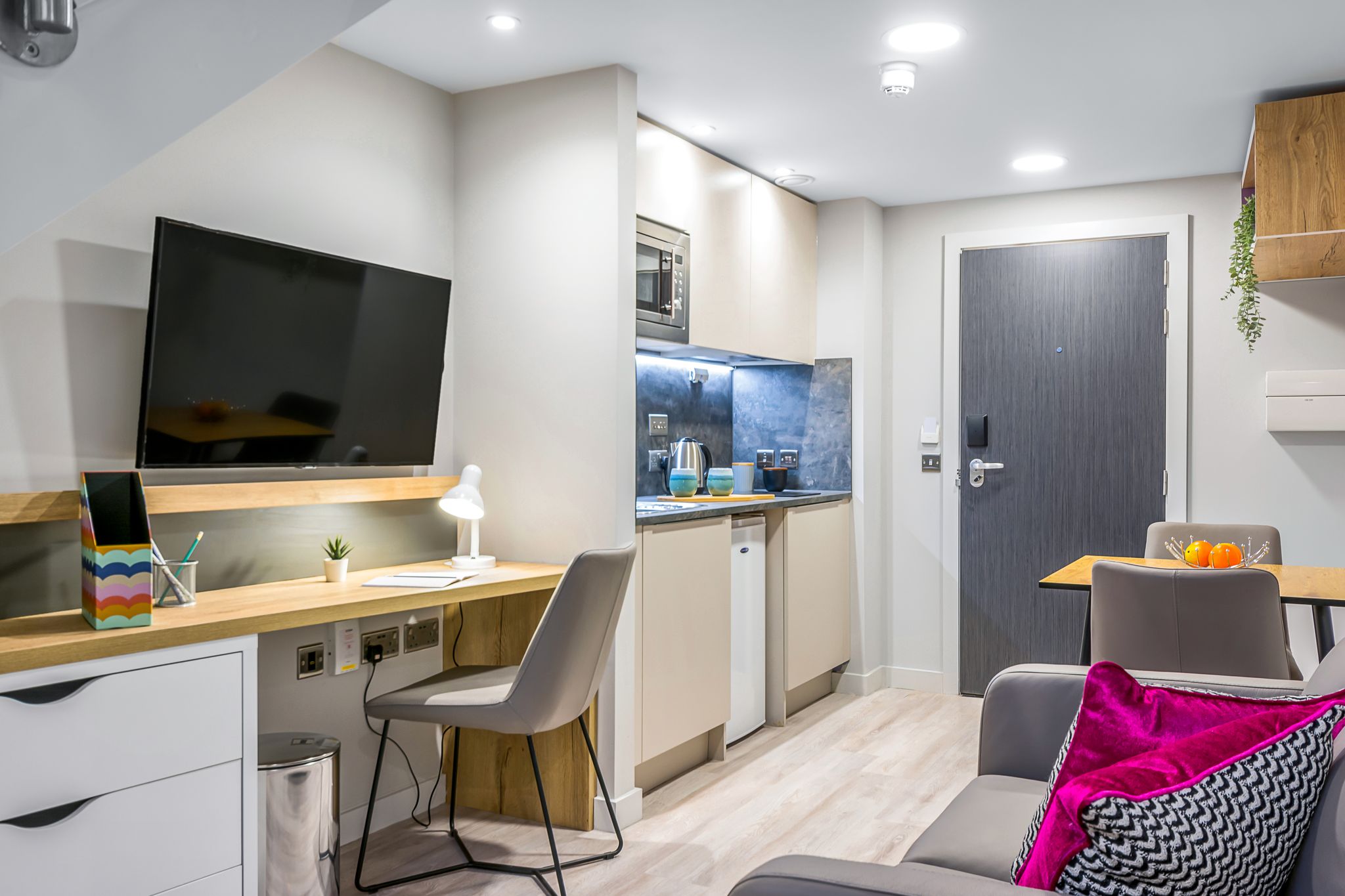 Elegance Duplex Apartment - Iconinc - The Gravity