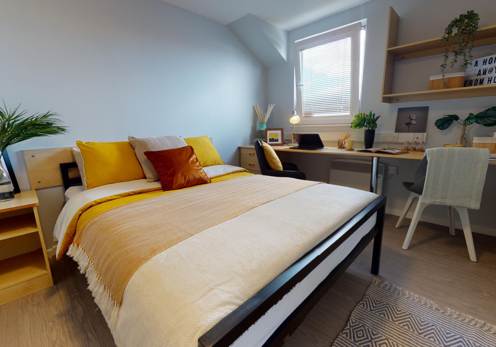 Gold En Suite - iQ Opal Court