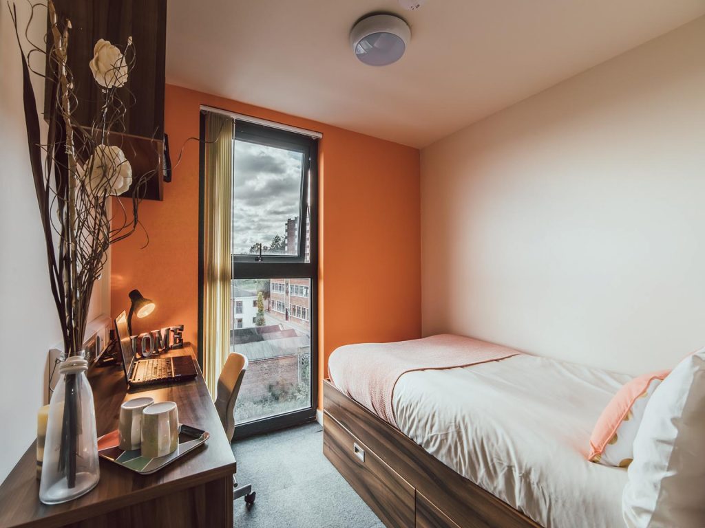 Standard En Suite - Lomax Halls