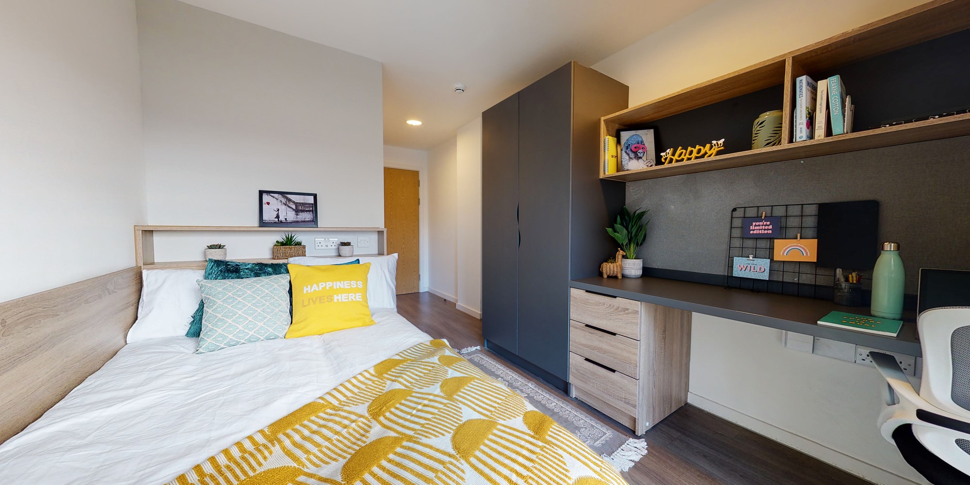 Bronze Ensuite - Canvas Glasgow@AM