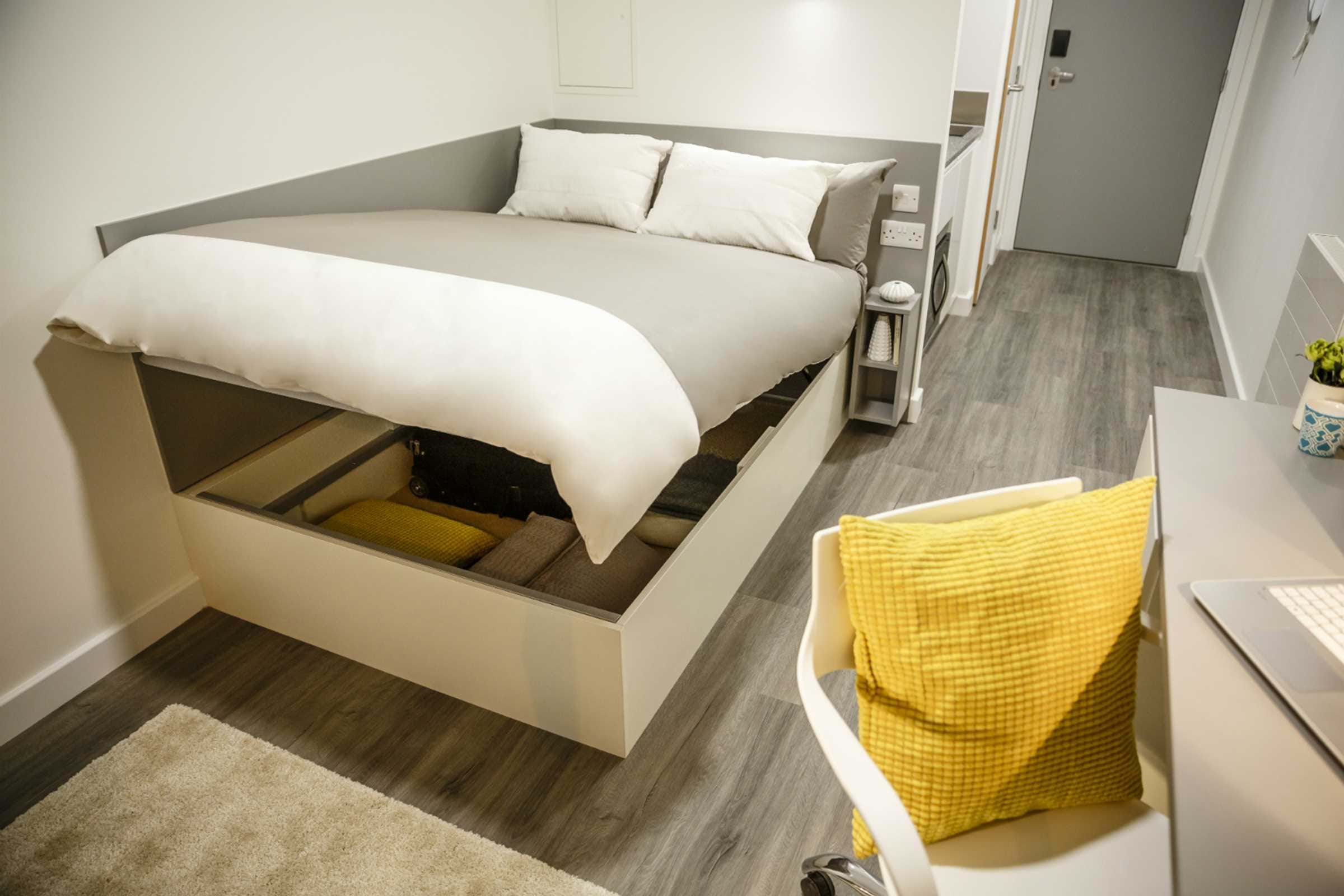 Bronze Ensuite Mid Level - Lewisham @Gob