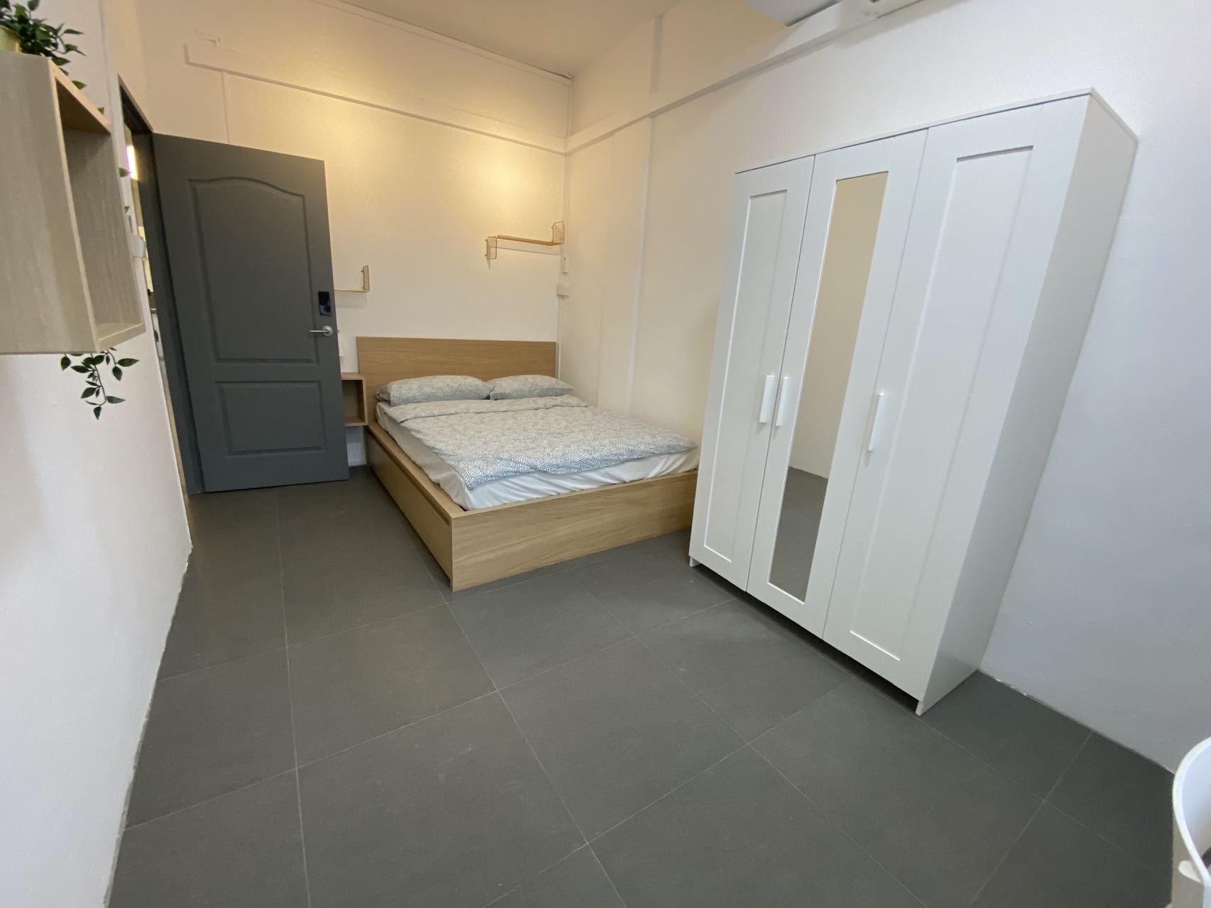 Common Room (Queen Bed) - 369 Balestier Road