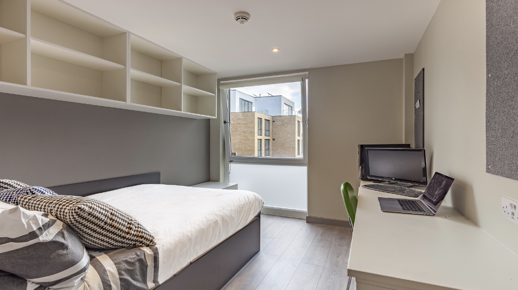 Large Standard Double En-Suite - Beech House
