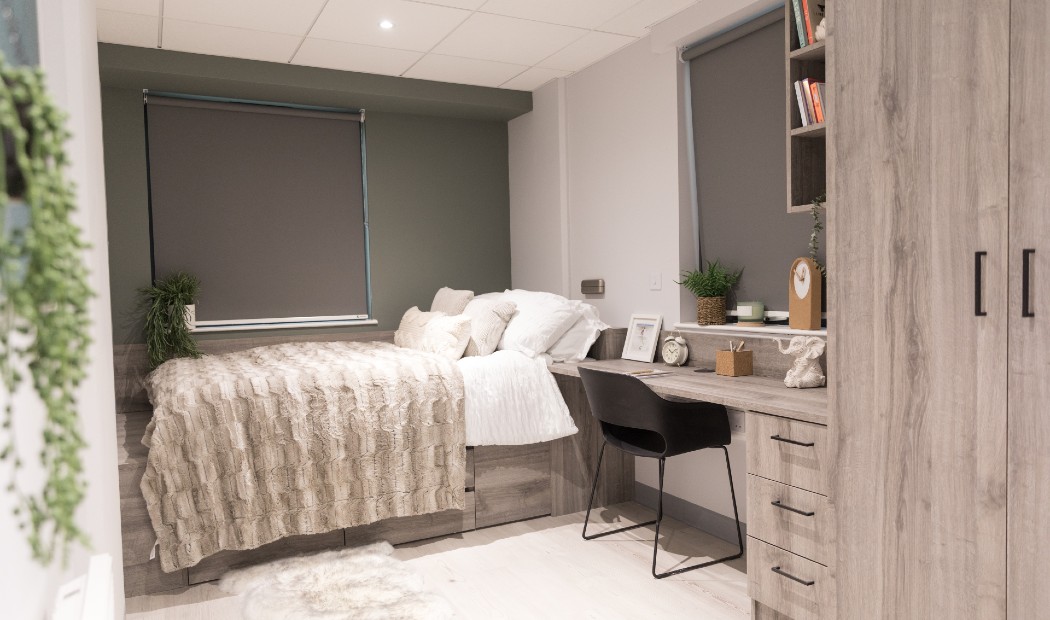 Premium En-suite (Water Facing) - Crown Place Swansea