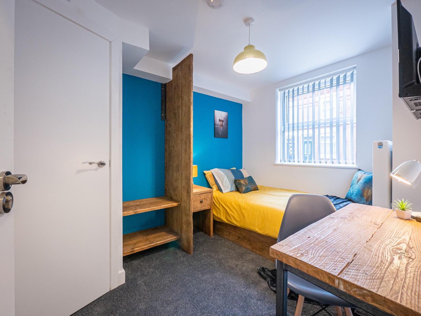 5 Bedrooms Ensuite - Property 2 - Earlsdon Avenue North