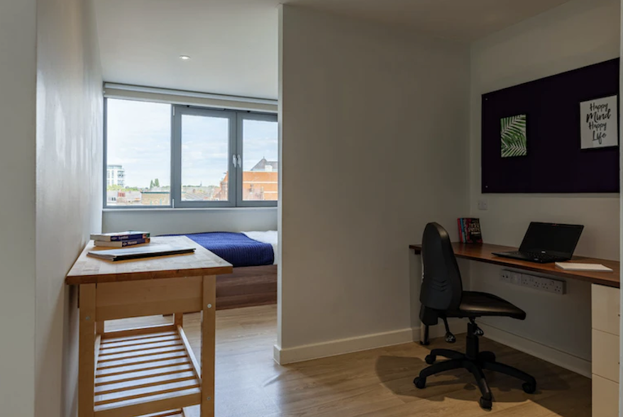 Superior Studio - Central Studios Ealing