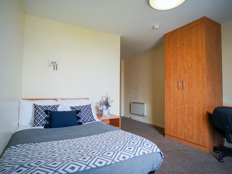 6 Bedroom Apartment - Rialto Court