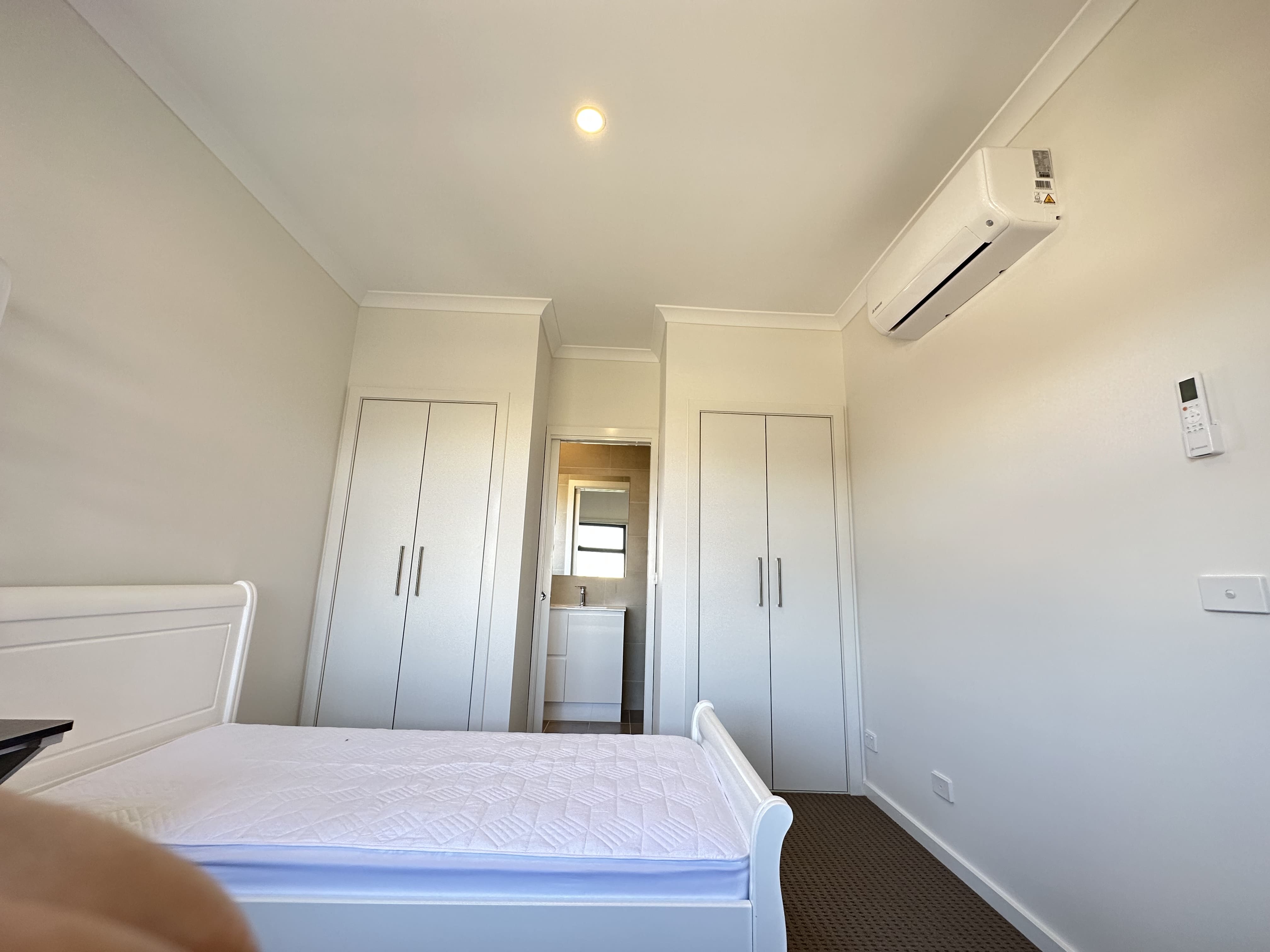 En-suite - 27 Morton Street