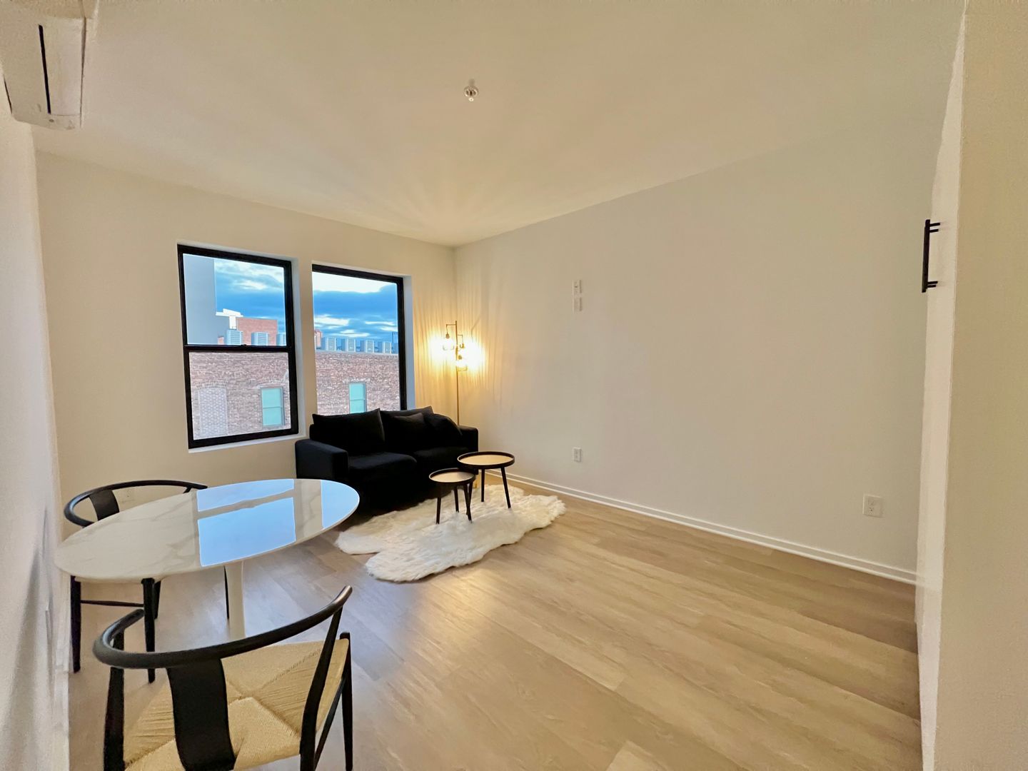 1B1B - 733 W Pratt Street