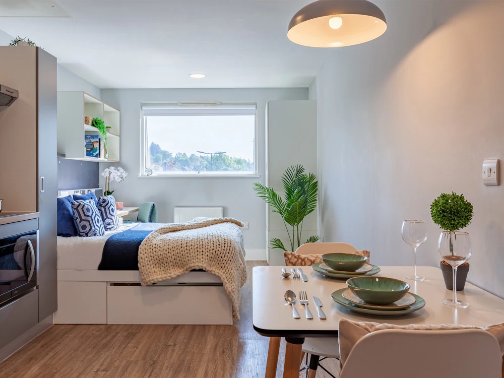 Premium Studio - West Way Square