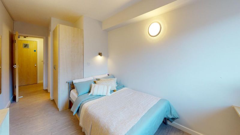 Gold En Suite - Arkwright House