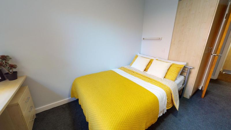 Bronze En Suite - iQ Fiveways House