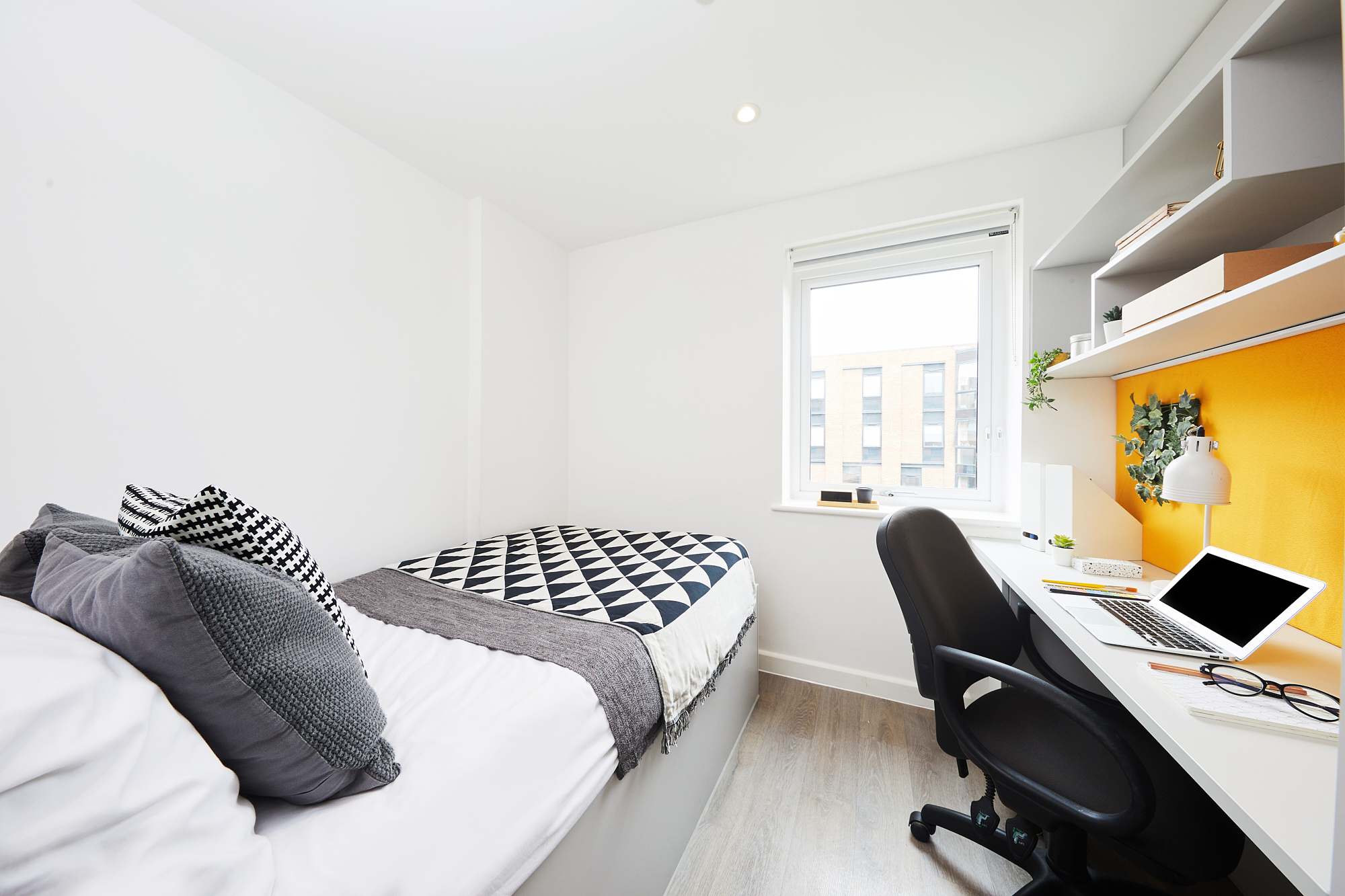 Classic Ensuite - Riverside Way