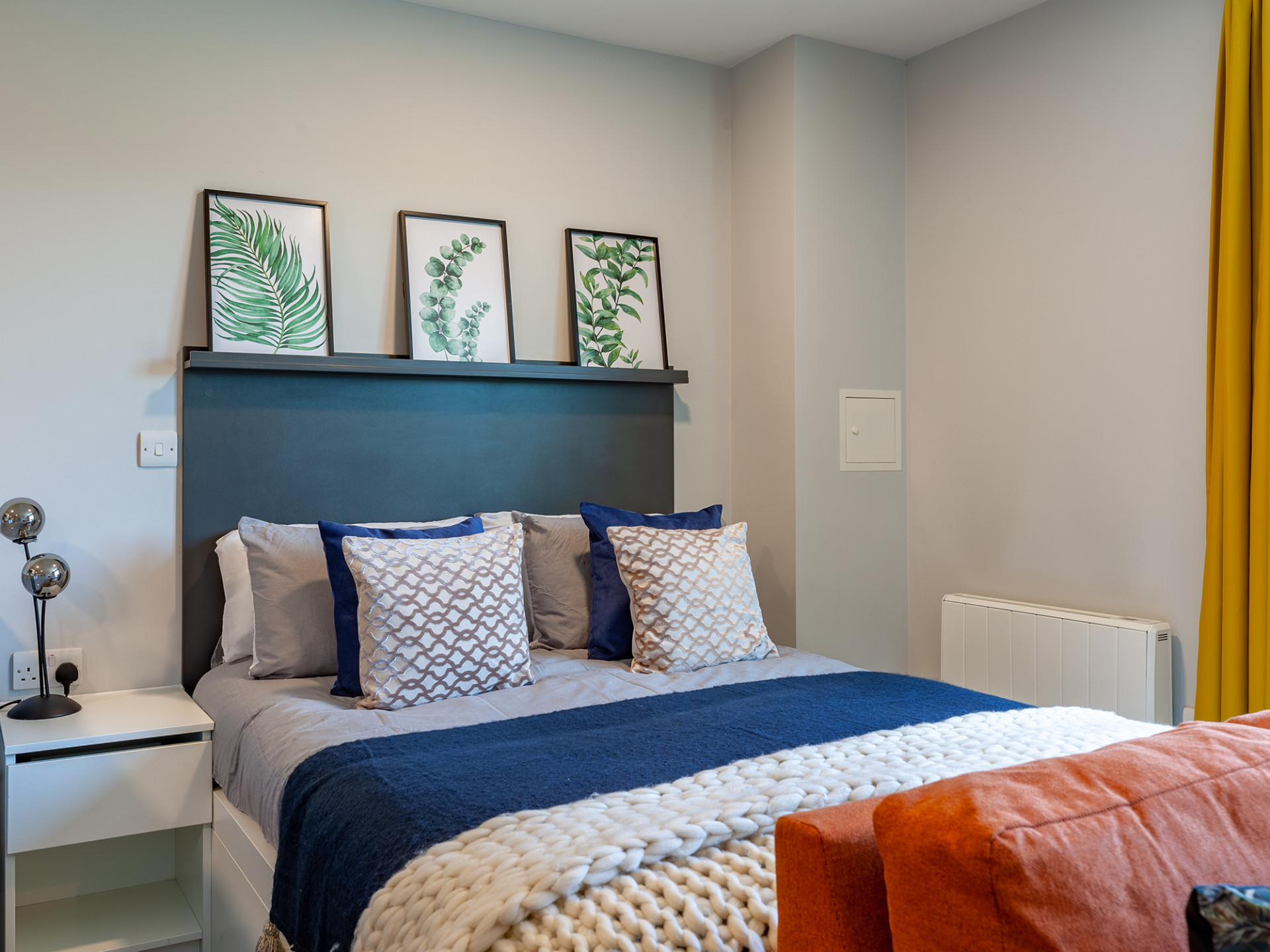 Luxury Studio - West Way Square