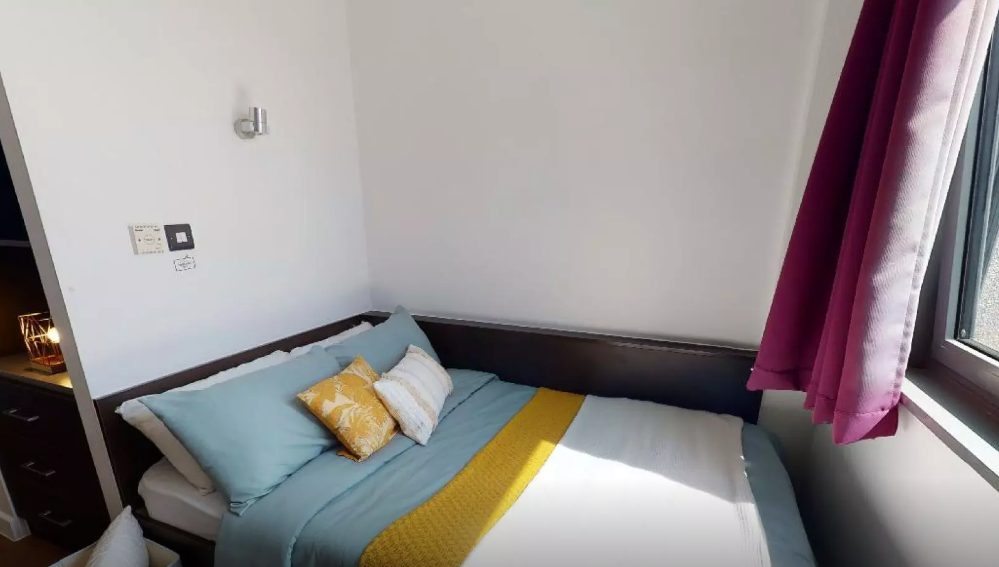 Gold En Suite - iQ Astor House