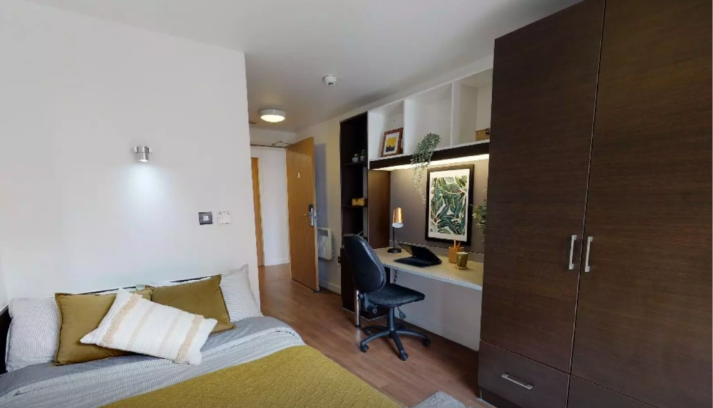 Silver Ensuite Plus - iQ Astor House