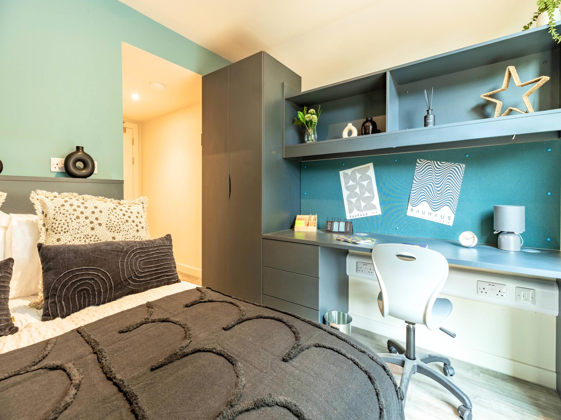 Classic Ensuite - Pershore Junction